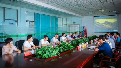 重庆市渝北区区委常委、区经信党委书记徐永德等一行领导到亚泰集团沈阳建材园参观交流